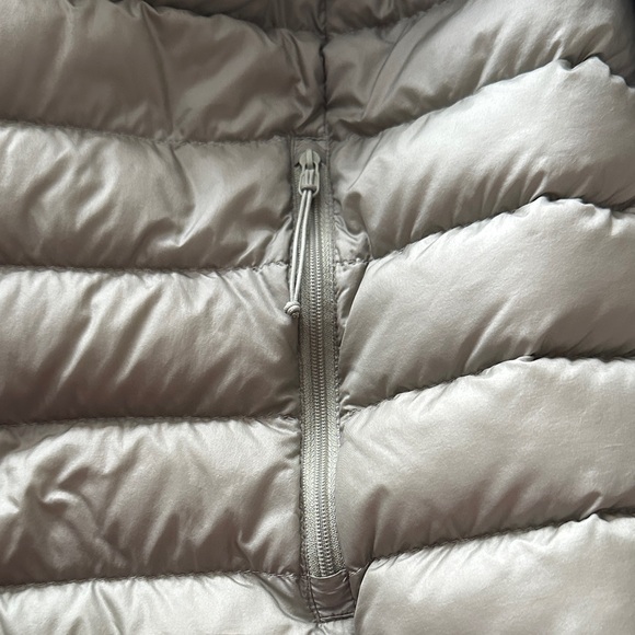 Aritzia Puffer Jacket - Picture 4 of 6